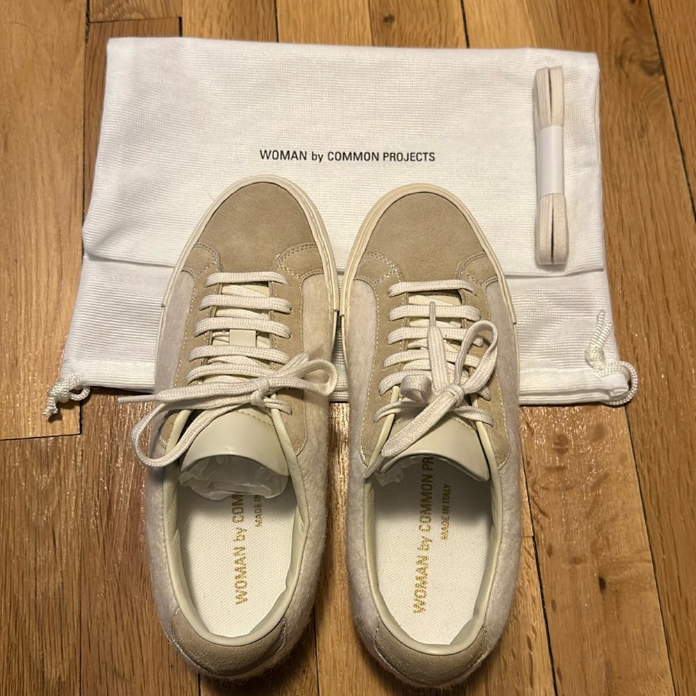 Size 35 (5) Common Projects Retro Wool White Sneakers